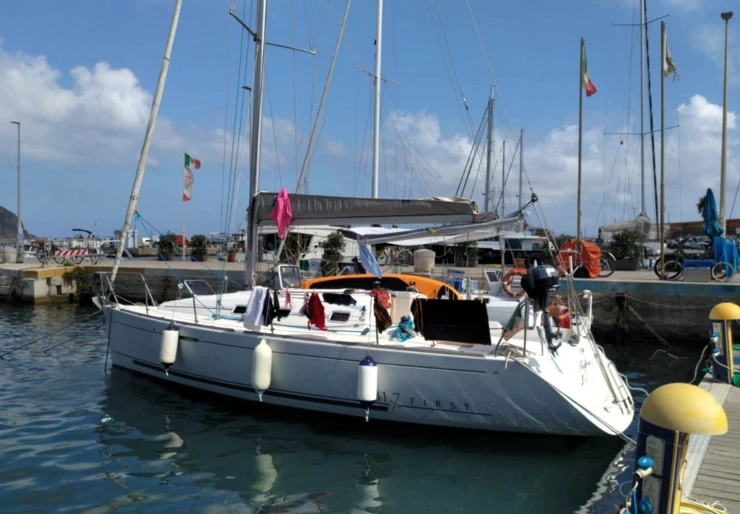 First 31.7 Marsala | Finisterrae