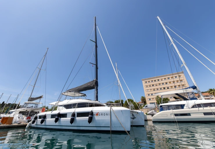 Lagoon 51 Marina Frapa | NEGRONI