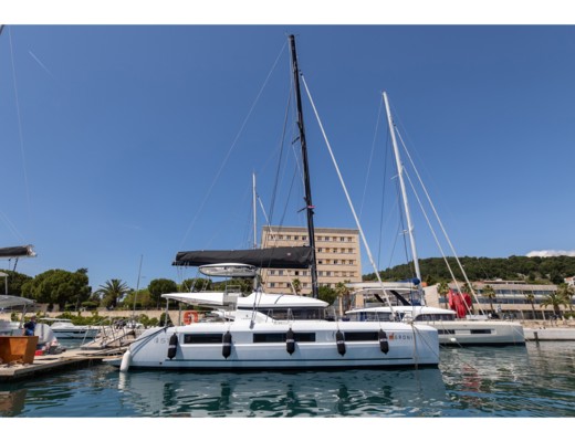 Lagoon 51