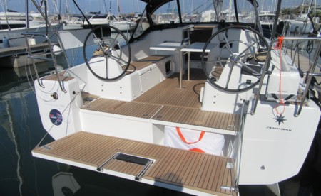 Sun Odyssey 380