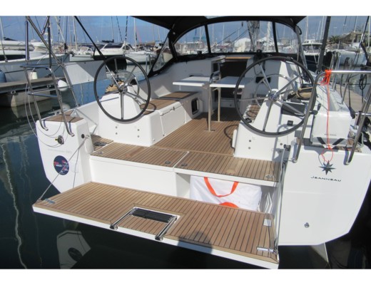Sun Odyssey 380