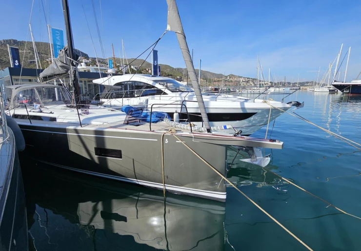 First 44 ACI Marina | CHECKMATE