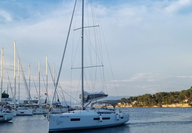Sun Odyssey 490 Rogac | Izzy