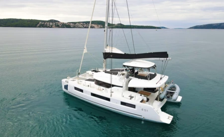 Lagoon 51