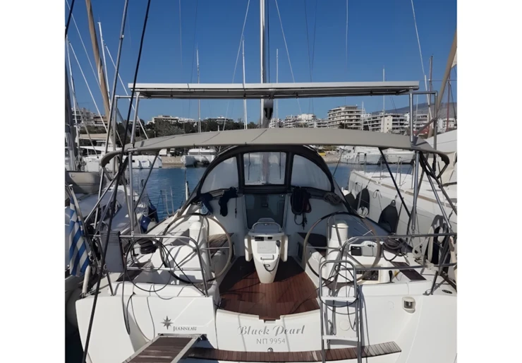 Sun Odyssey 42i Alimos Kalamaki | Black Pearl