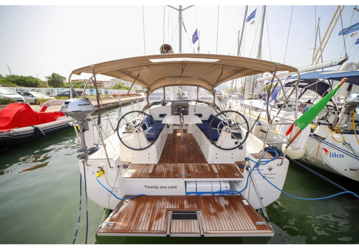 Sun Odyssey 380 Port de Olbia | Twenty-One Cent - Comfort line