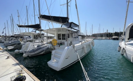 Lagoon 39