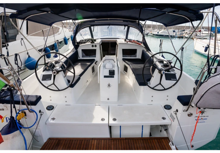 Sun Odyssey 410 Cala de Medici | Pheia - Comfort line