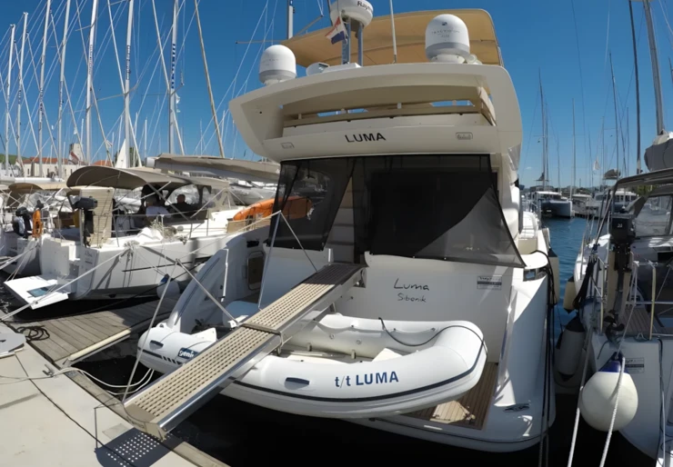 Azimut 47 Fly Mandalina | LUMA