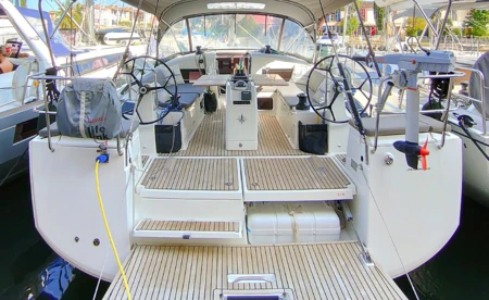 Sun Odyssey 440