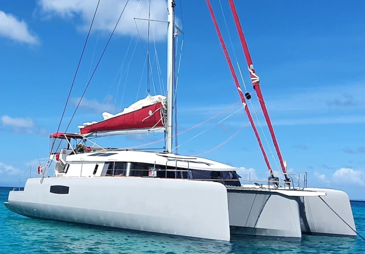 Neel 51 Le Lamentin - Port Cohe | L OCTANT