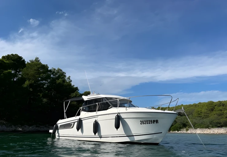 Merry Fisher 695  | no name