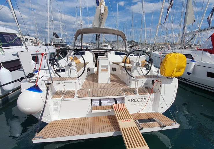 Oceanis 37.1 ACI Marina | BREEZE