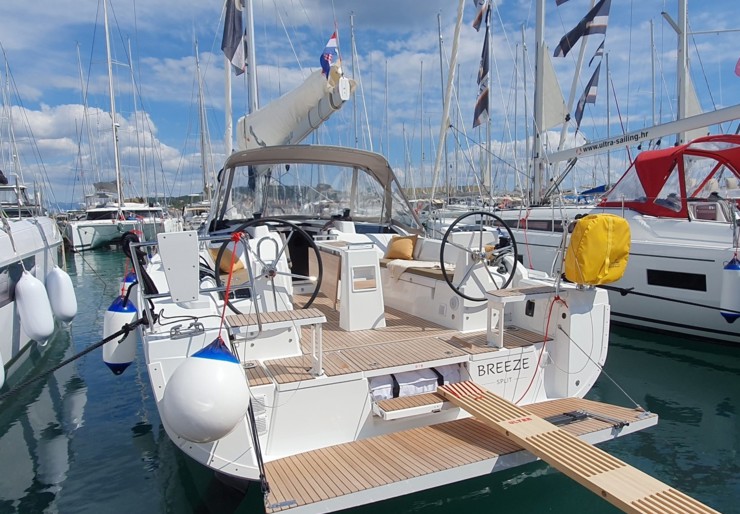 Oceanis 37.1 ACI Marina | BREEZE