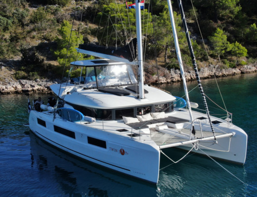 Lagoon 51