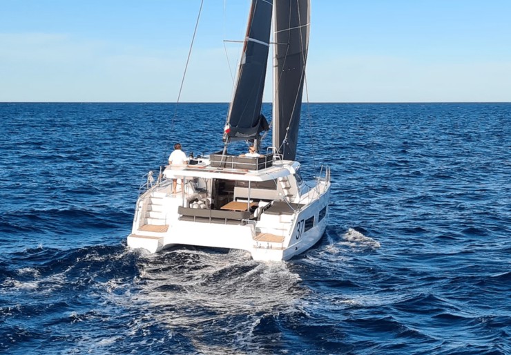 Aventura 37 Lefkas harbour | YaMas