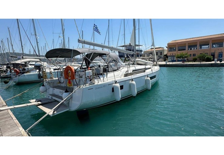 Oceanis 40.1 Hafen von Lefkada | MONTEREY (bowthruster,inox gangway, solar panels, inverter, teak cockpit)