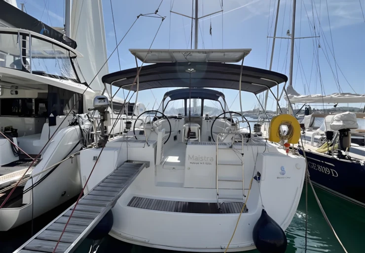 Oceanis 54 Lavrio - porto principale | Maistra