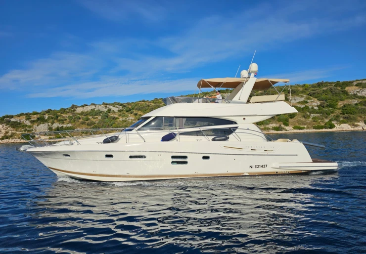 Prestige 50 Fly Primosten - Marina Kremik | Panarea