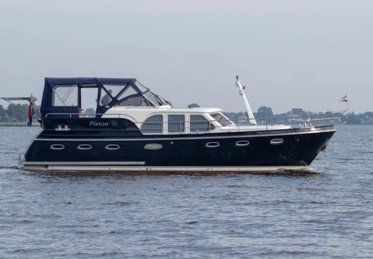 Deluxe 42 Akkrum | Pieton