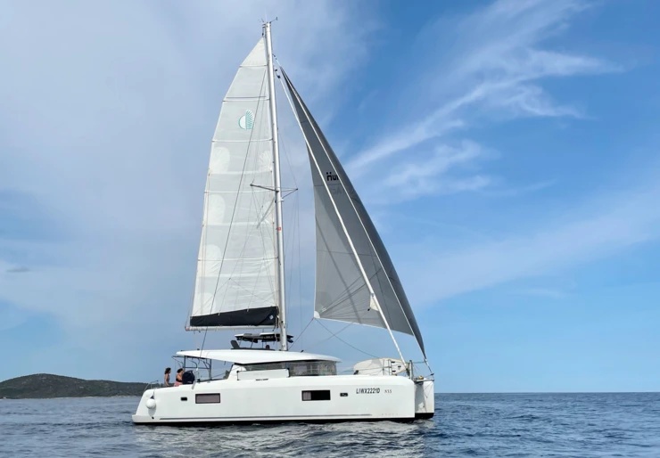 Lagoon 42 Marina Archipelago Toscano | Maisha