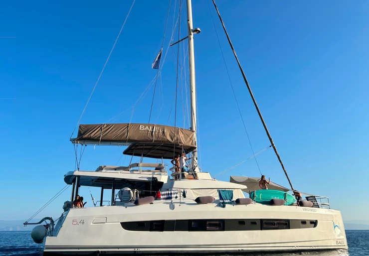 Bali 5.4 Hafen von Portisco | Virginia