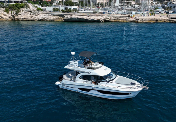 Antares 11 Fly ACI Marina | DESIRE