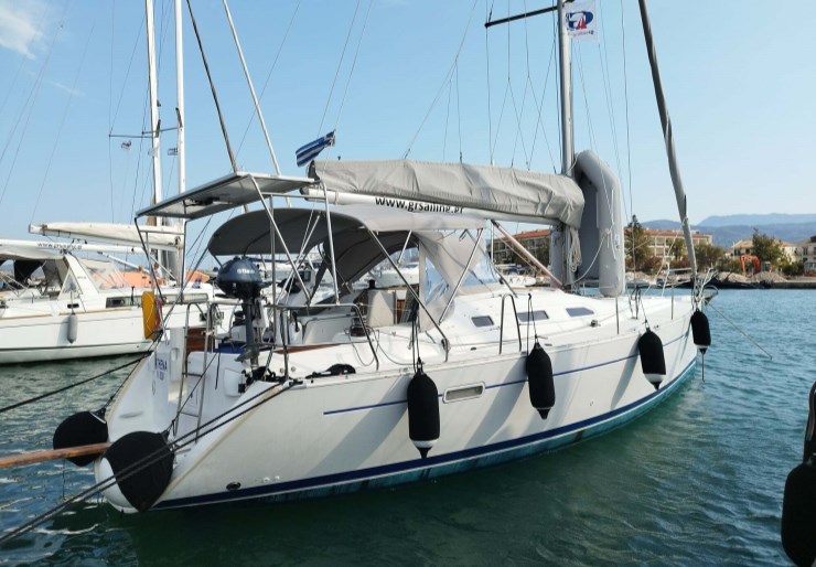 Oceanis Clipper 393 Porto di Lefkada | ATHINA Sails