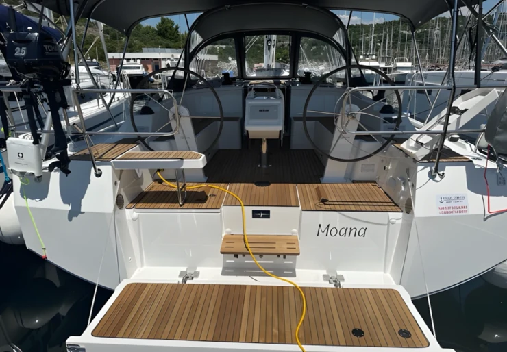 Bavaria C42 Primosten - Marina Kremik | MOANA