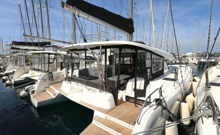 Lagoon 42