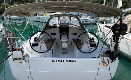 Sun Odyssey 350