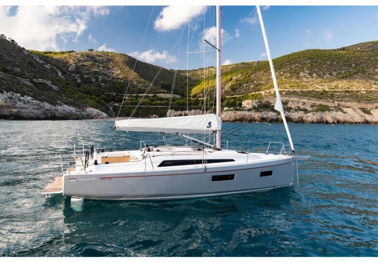 Oceanis 34.1 Cala dei Sardi | Domino