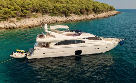 Ferretti 731
