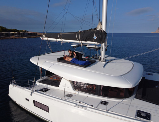 Lagoon 42