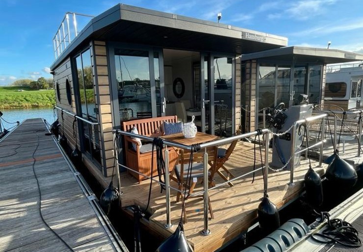 Houseboat La Marre Plus & Lamre M Kinrooi | Hamburg