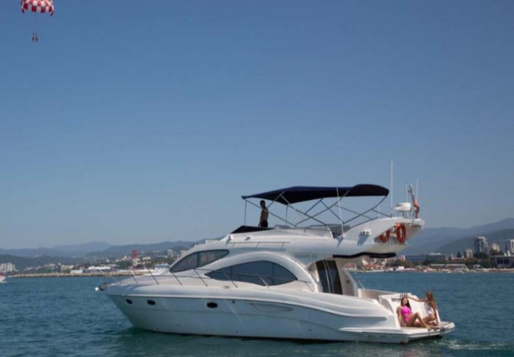 Majesty 44 Fly Alimos Kalamaki | MY STARK