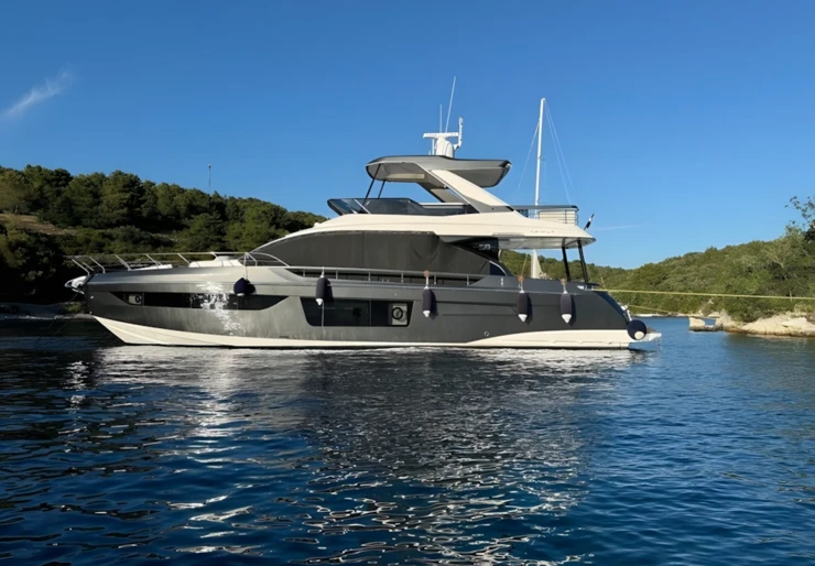 Azimut 68 Fly Marina Dalmacija | Pangea