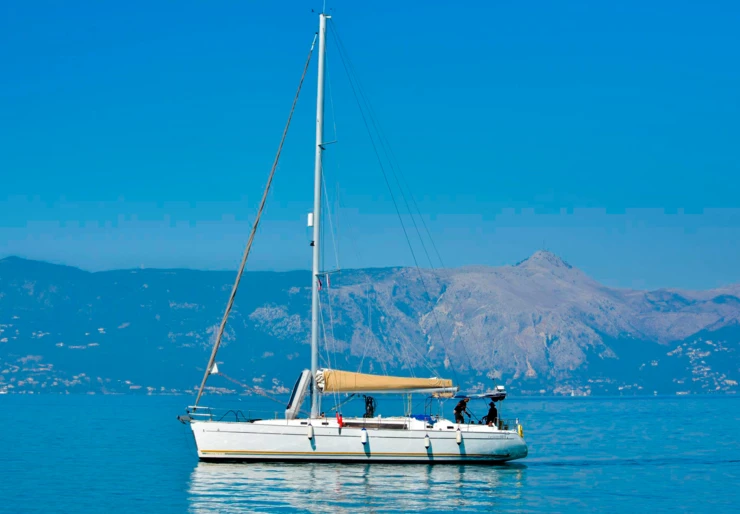 Cyclades 50.5 Corfu - Old port | Looks Sea