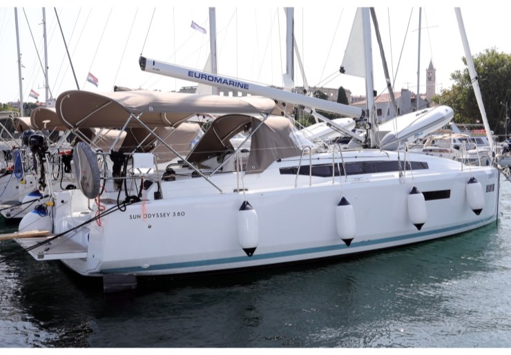 Sun Odyssey 380 ACI marina | Red Kiss