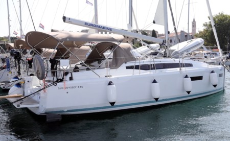 Sun Odyssey 380