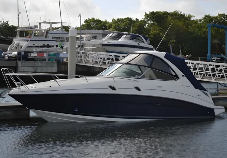 Sea Ray 305 Sundancer Hardtop Southampton | Fourbuoys