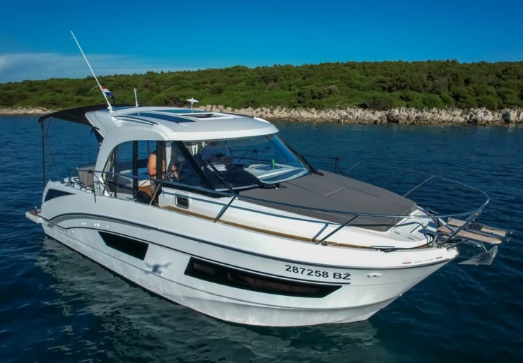 Antares 9 OB Marina Tankerkomerc | M & N