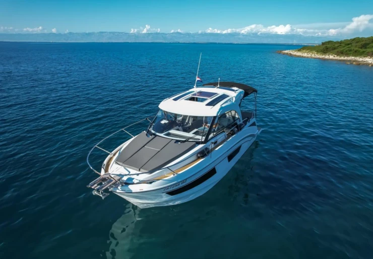 Antares 9 OB Marina Tankerkomerc | M & N
