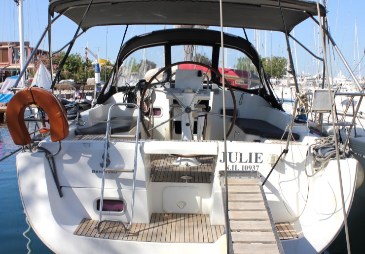 Oceanis 37 Corfu harbour | Julie