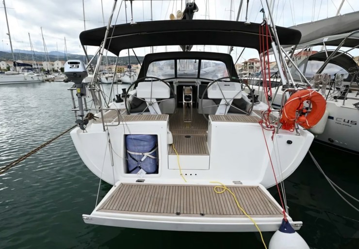 Hanse 458 Lefkas harbour | Foxtrot