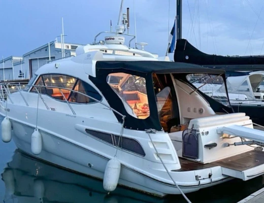 Sealine C390