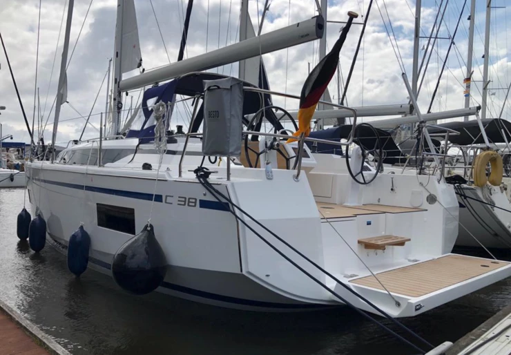 Bavaria C38 Lemmer | Vaya