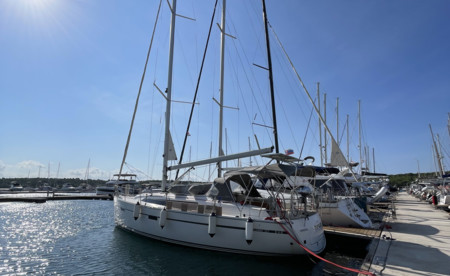 Bavaria 37