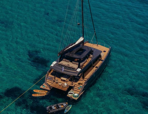 Moon yacht 65