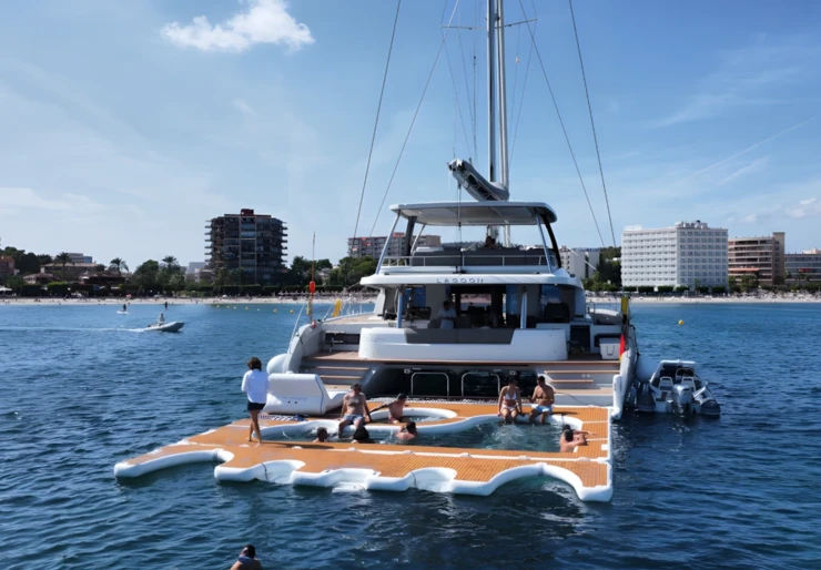 Lagoon Sixty 5 Marina Naviera Balear | TriWing Endor